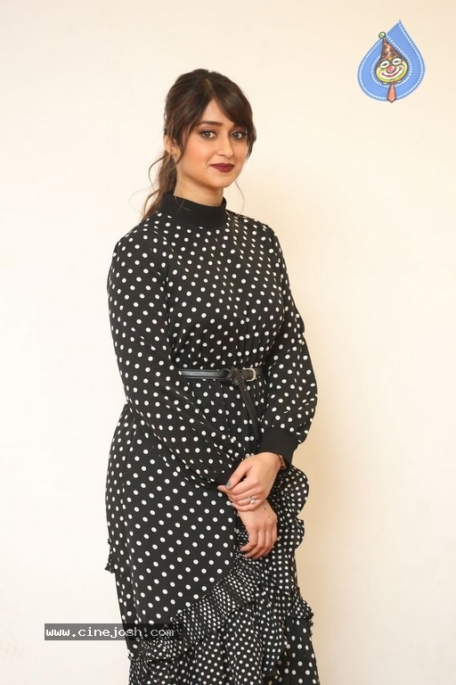 Ileana Interview Stills - 15 / 36 photos