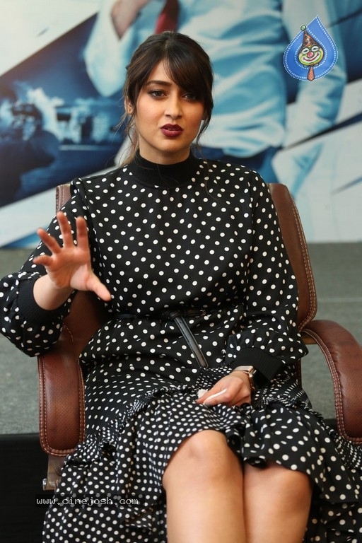 Ileana Interview Stills - 35 / 36 photos