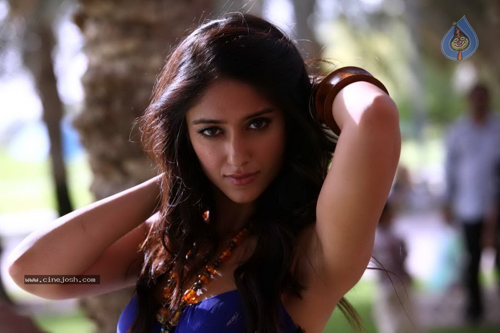 Ileana New Hot Stills - 67 / 71 photos