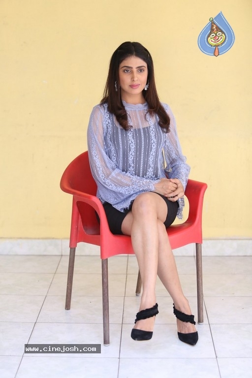 Irra Mor Interview Photos - 4 / 17 photos