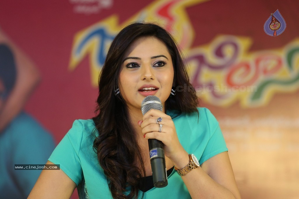 Isha Chawla Interview Stills - 38 / 109 photos