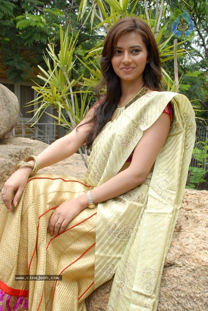 Isha Chawla Latest Photos - 16 / 60 photos