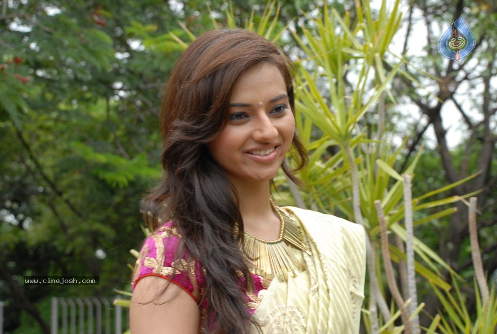 Isha Chawla Latest Photos - 51 / 60 photos