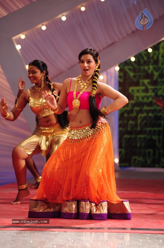 Isha Chawla New Spicy Gallery - 22 / 78 photos