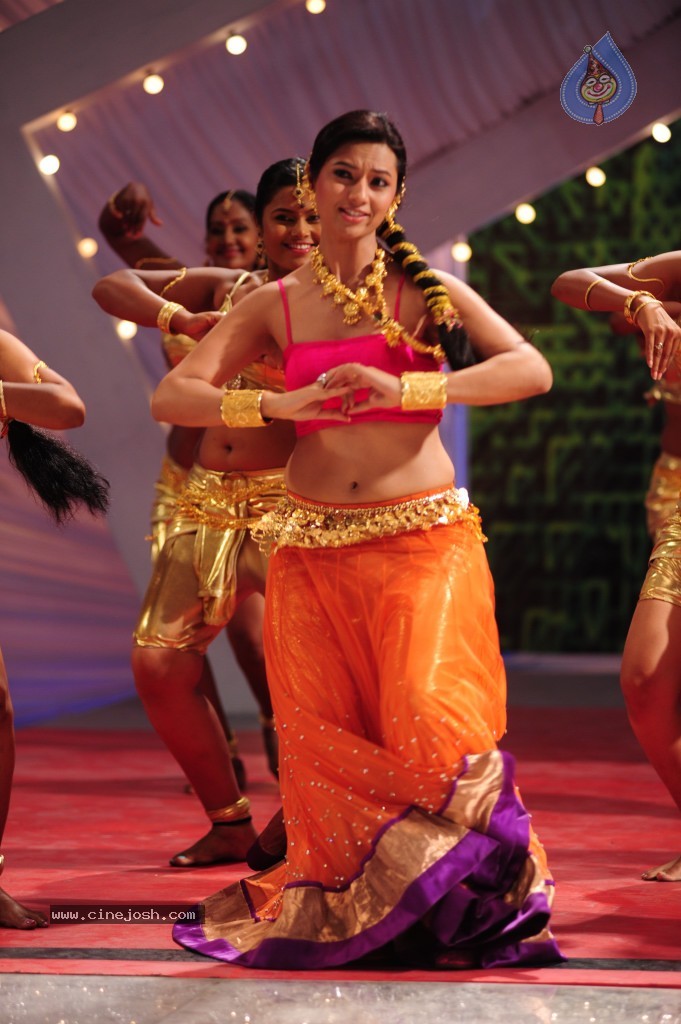 Isha Chawla New Spicy Gallery - 61 / 78 photos