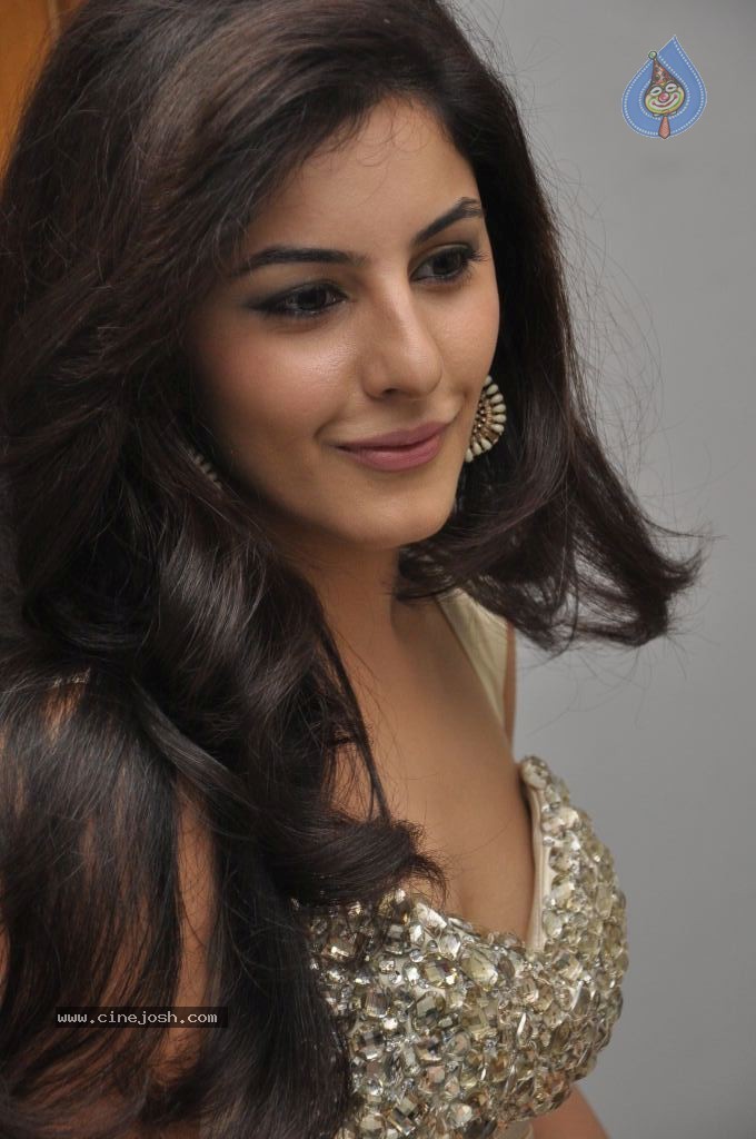 Isha Talwar Hot Stills - 27 / 127 photos