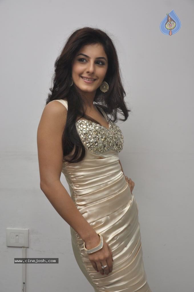 Isha Talwar Hot Stills - 82 / 127 photos