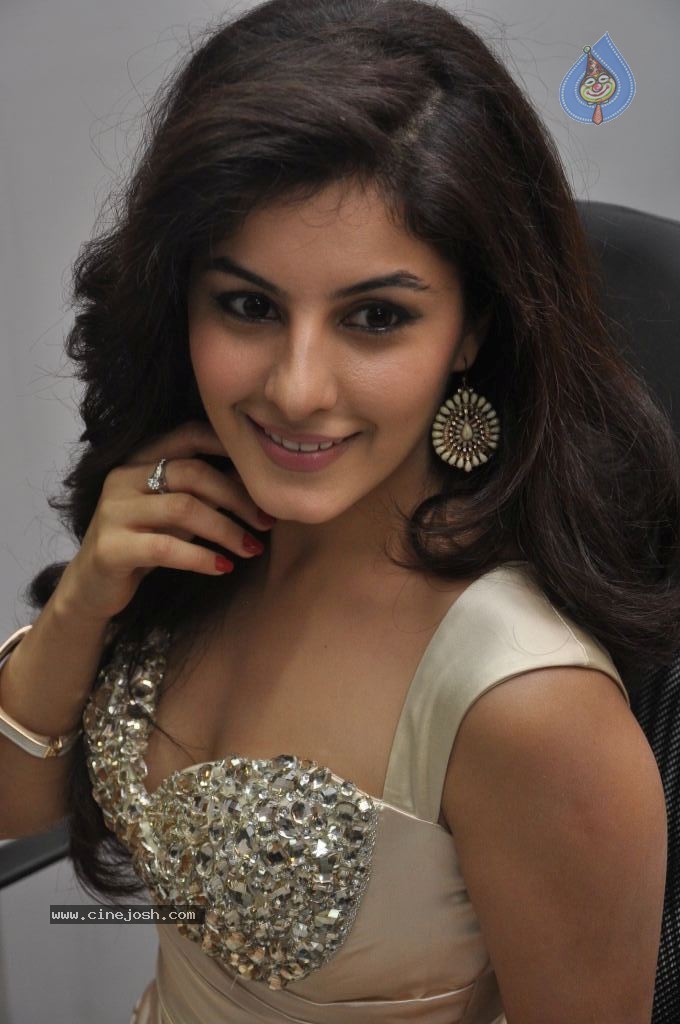 Isha Talwar Hot Stills - 93 / 127 photos