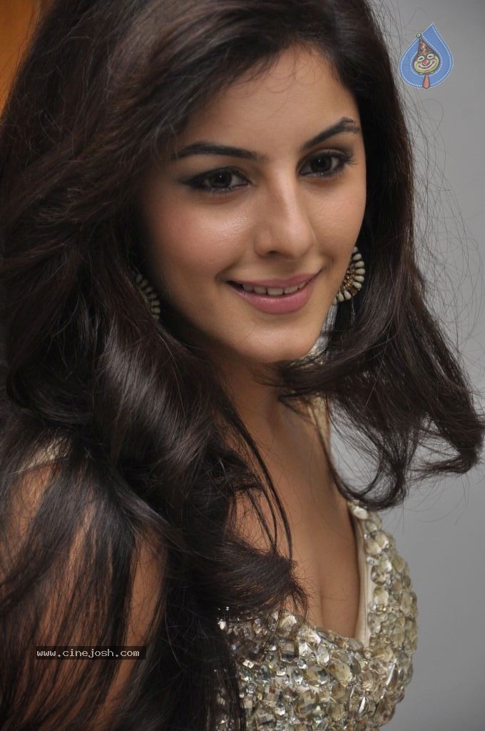 Isha Talwar Hot Stills - 96 / 127 photos