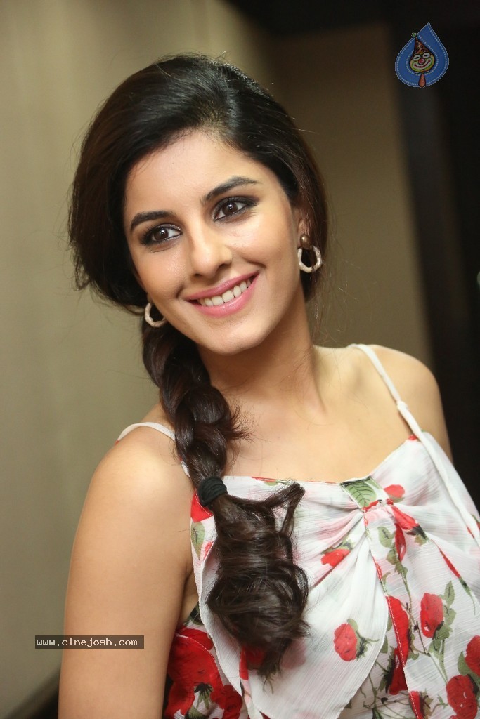 Isha Talwar Latest Pics - 44 / 63 photos
