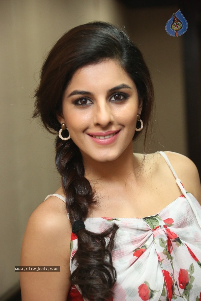 Isha Talwar Latest Pics - 61 / 63 photos