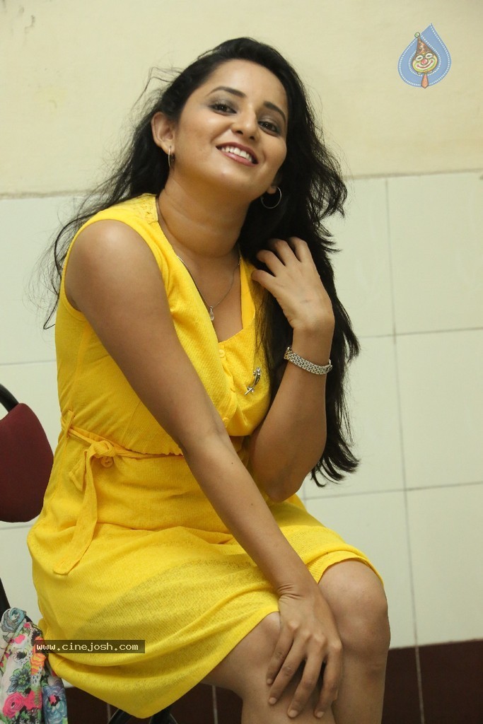 Ishika Singh Latest Pics - 5 / 118 photos