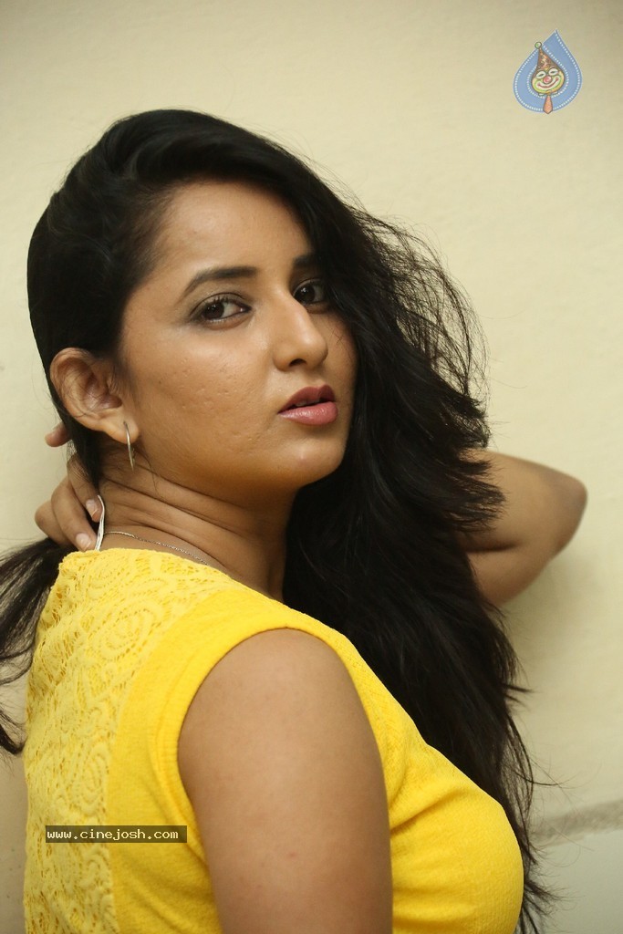 Ishika Singh Latest Pics - 53 / 118 photos