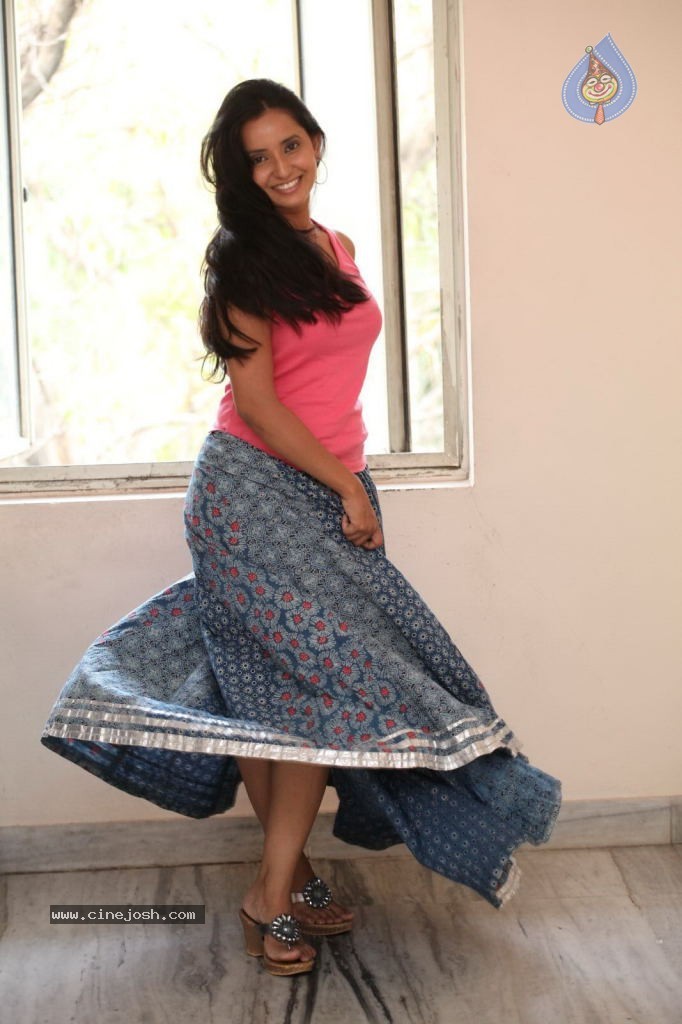 Ishika Singh New Stills - 6 / 89 photos