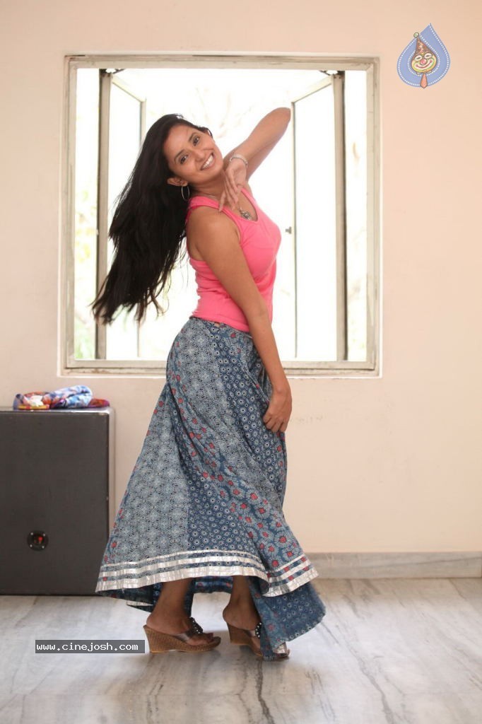 Ishika Singh New Stills - 54 / 89 photos