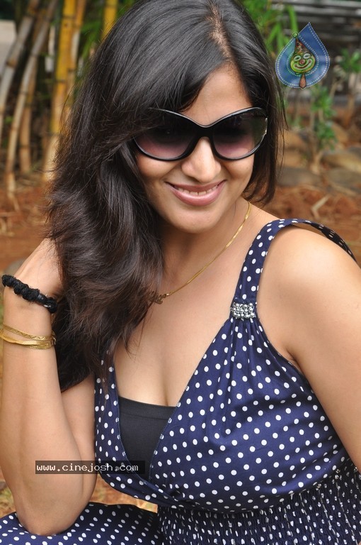 Janaitha Stills - 8 / 30 photos