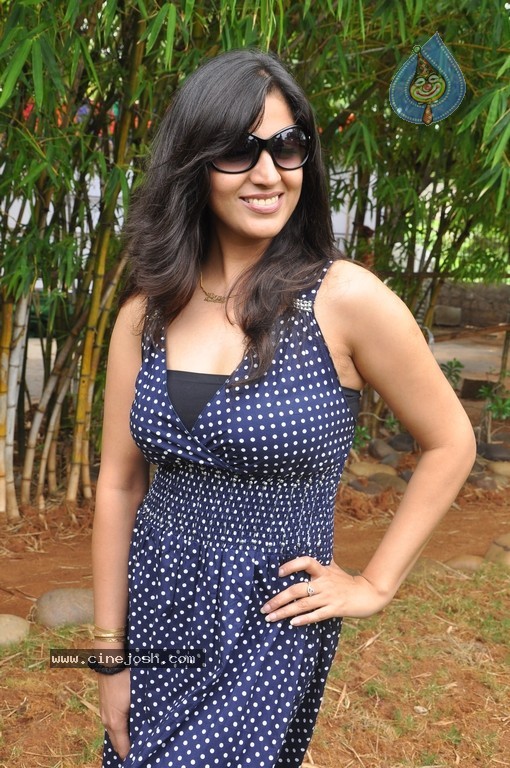 Janaitha Stills - 28 / 30 photos