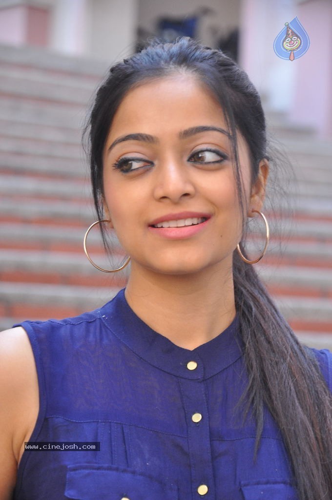 Janani Iyer Stills - 69 / 71 photos