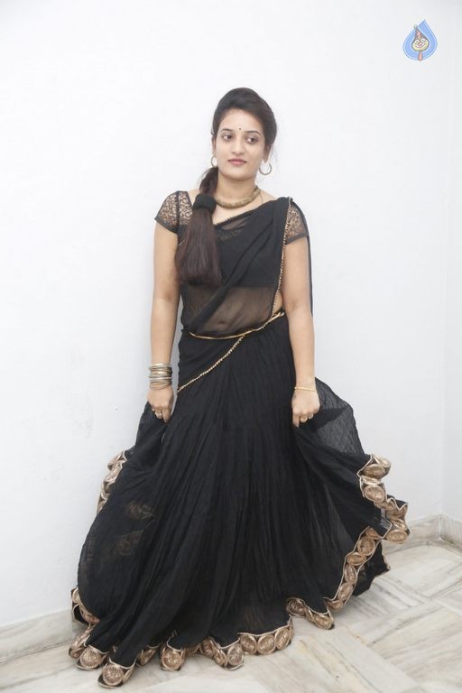 Janani New Photos - 6 / 30 photos