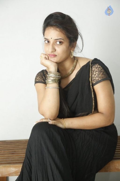 Janani New Photos - 12 / 30 photos