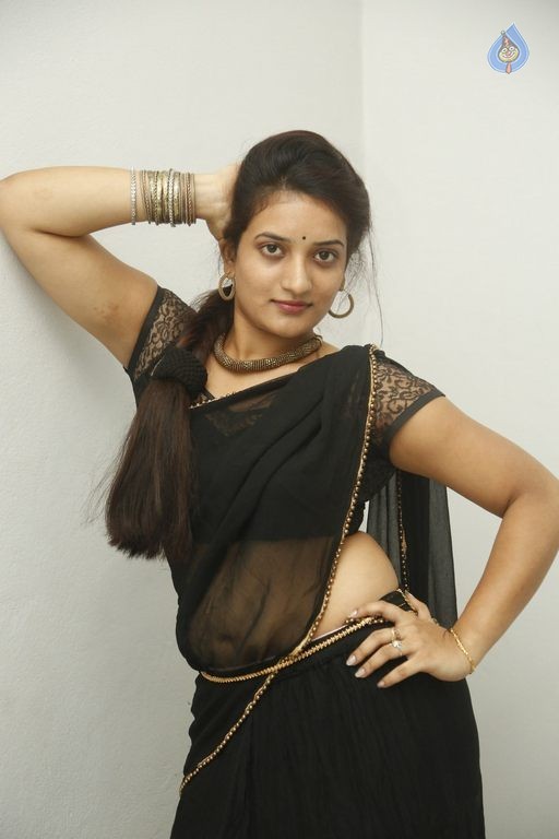 Janani New Photos - 13 / 30 photos