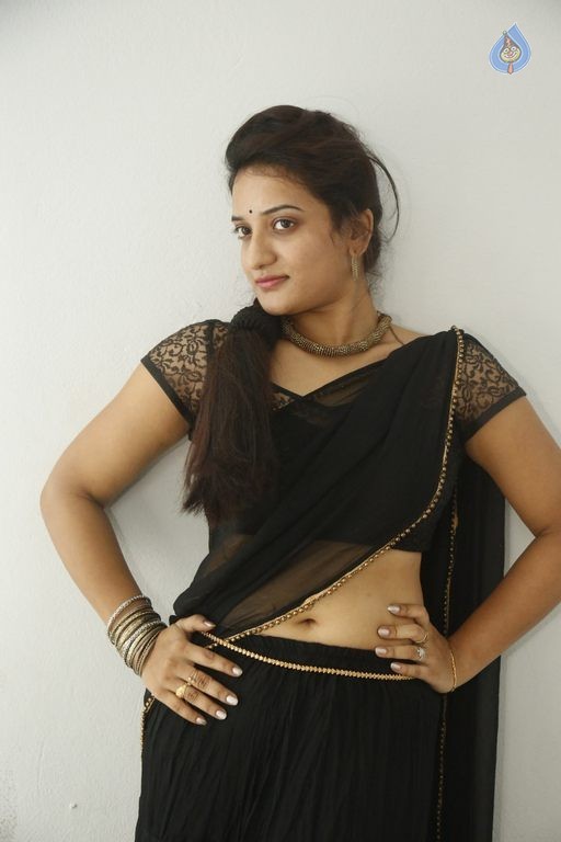 Janani New Photos - 26 / 30 photos