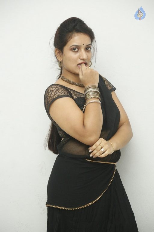 Janani New Photos - 28 / 30 photos