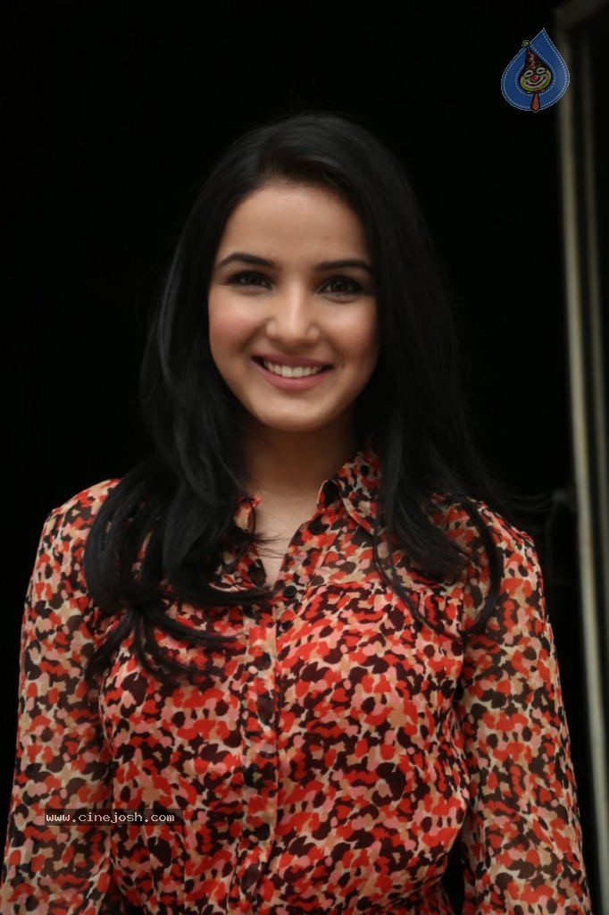 Jasmine Latest Pics - 11 / 83 photos