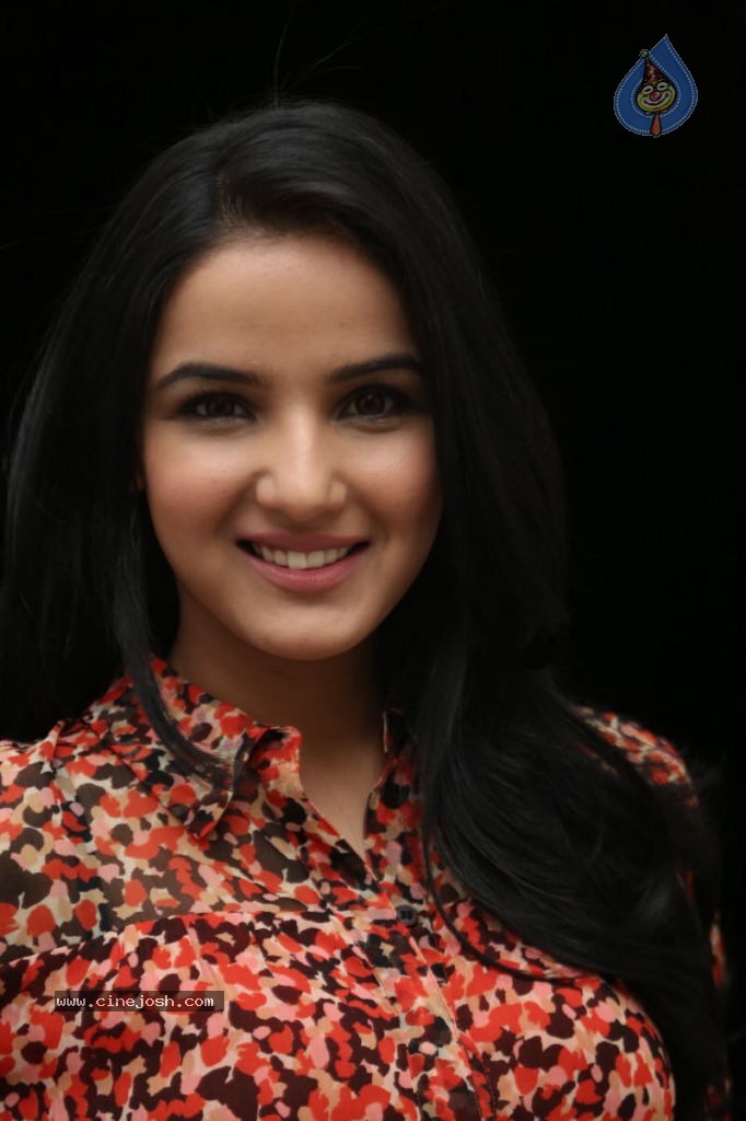 Jasmine Latest Pics - 44 / 83 photos