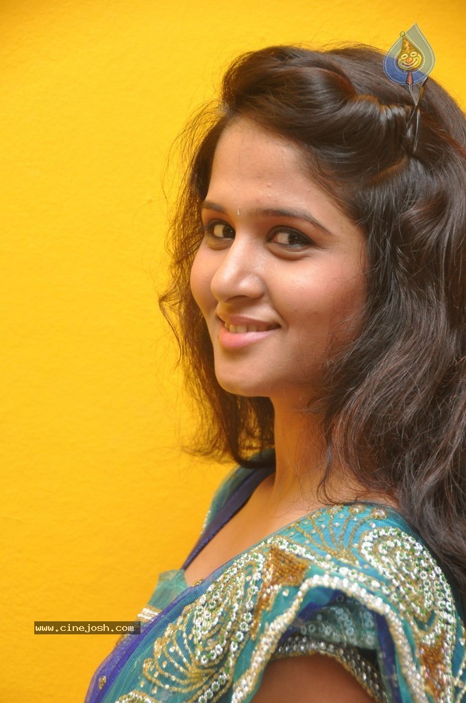 Jayanthi Rajput Stills - 14 / 80 photos