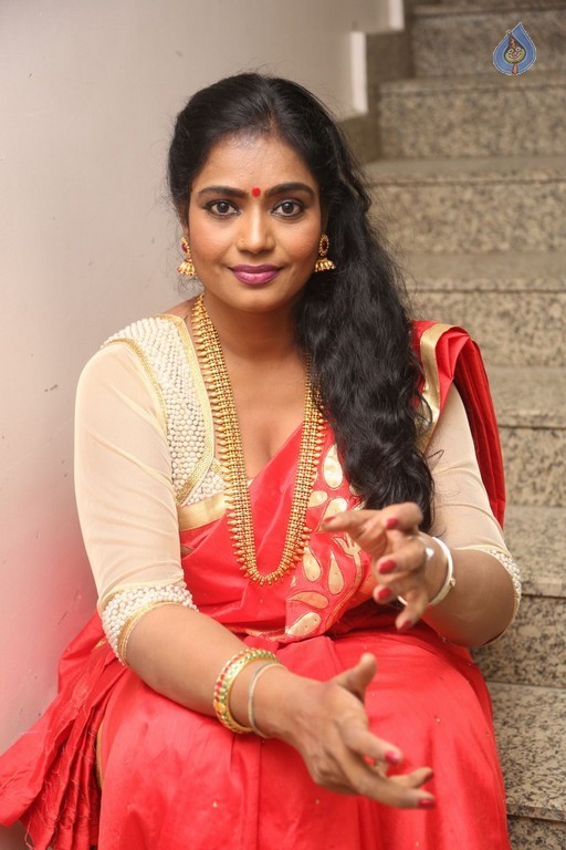 Jayavani New Photos - 6 / 42 photos