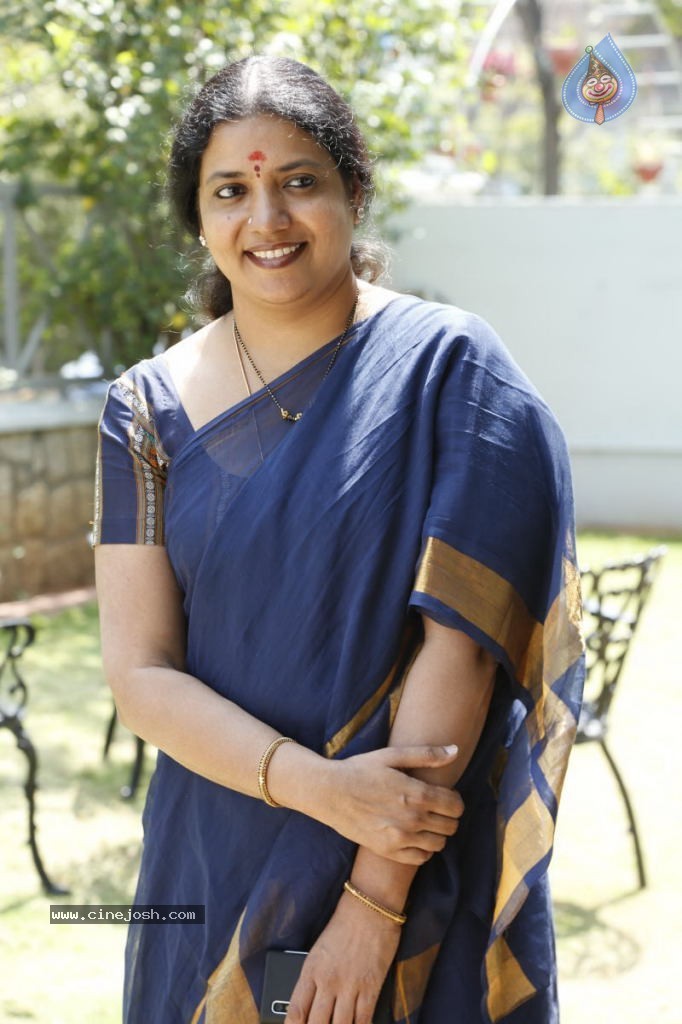 Jeevitha Photos - 18 / 61 photos