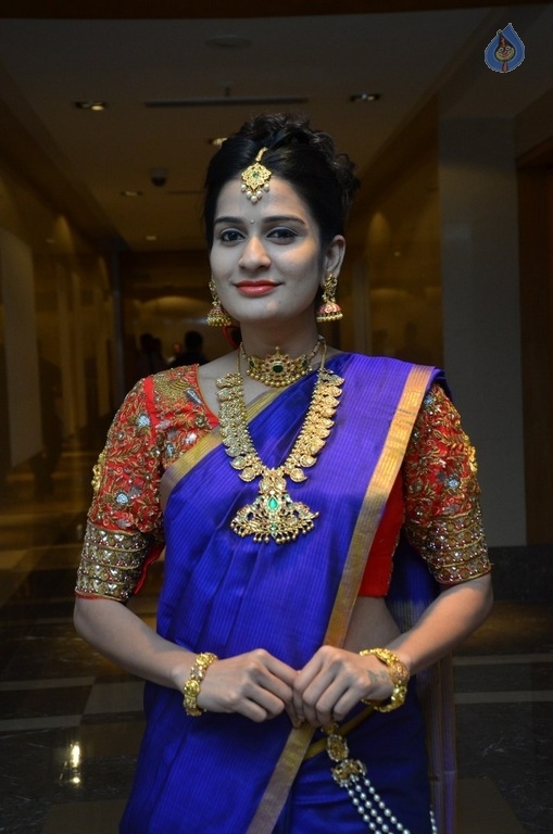 Jenny Honey Latest Photos - 4 / 21 photos