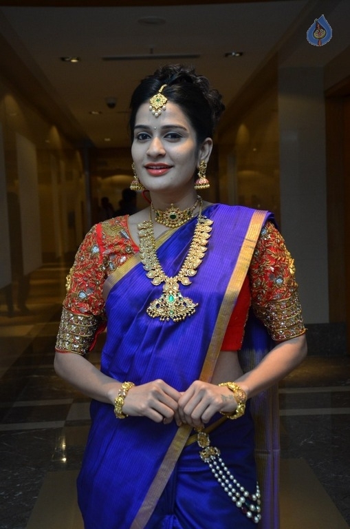 Jenny Honey Latest Photos - 17 / 21 photos