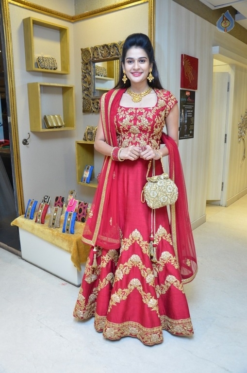 Jenny Honey New Photos - 1 / 42 photos