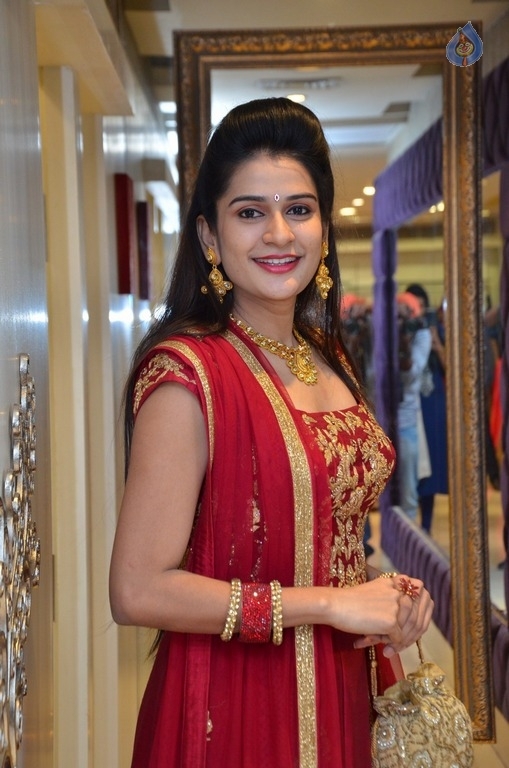 Jenny Honey New Photos - 30 / 42 photos