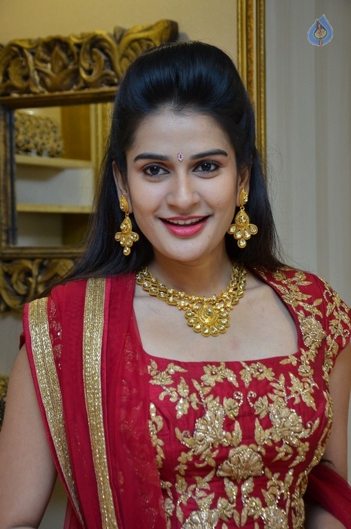 Jenny Honey New Photos - 31 / 42 photos