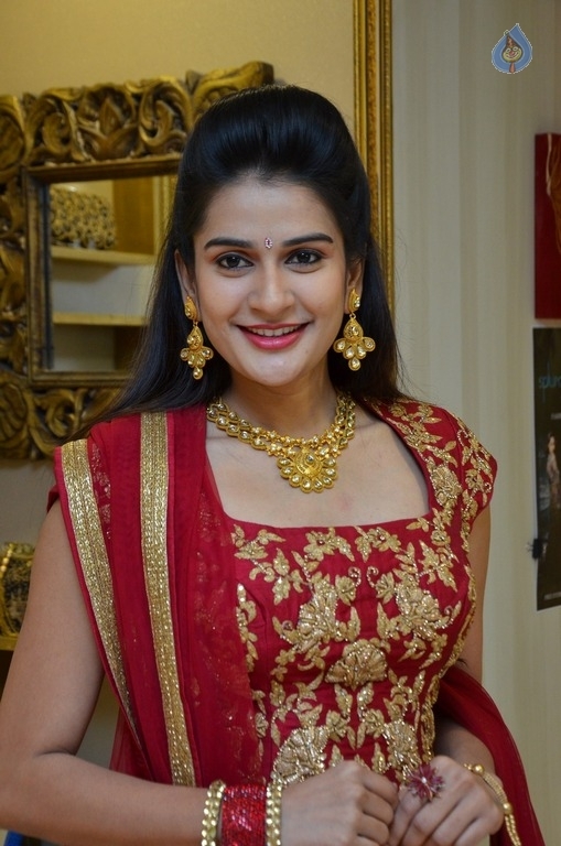 Jenny Honey New Photos - 33 / 42 photos