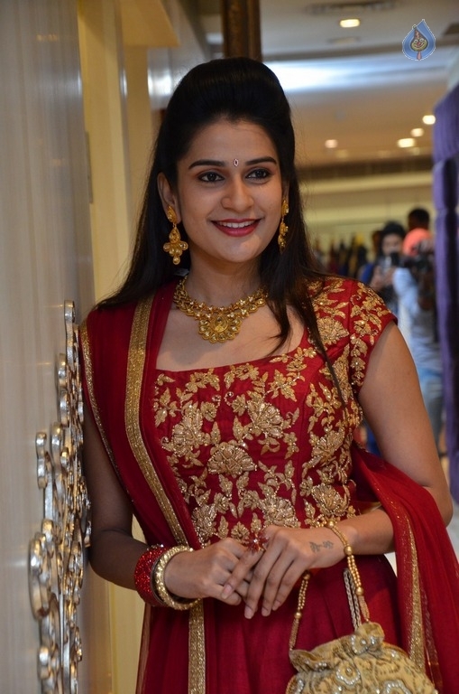 Jenny Honey New Photos - 34 / 42 photos