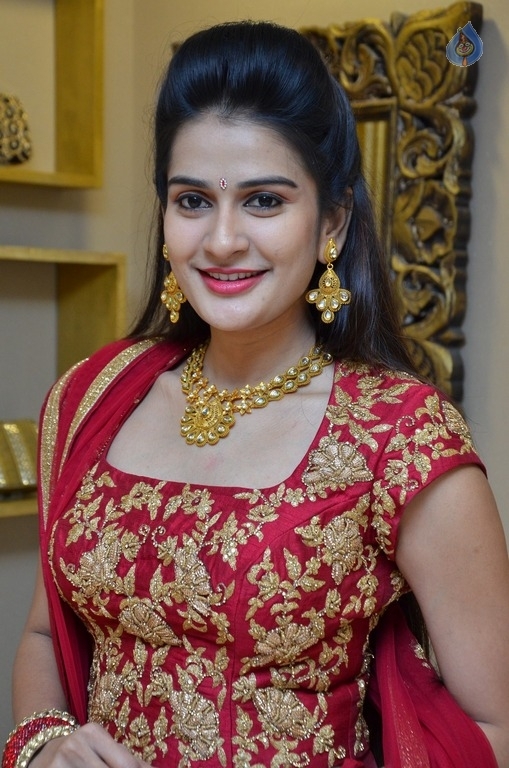 Jenny Honey New Photos - 37 / 42 photos