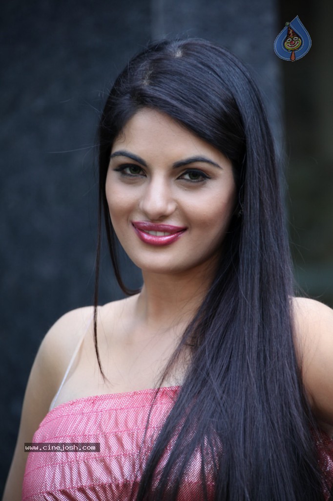 Jinal Pandya Hot Gallery - 6 / 152 photos