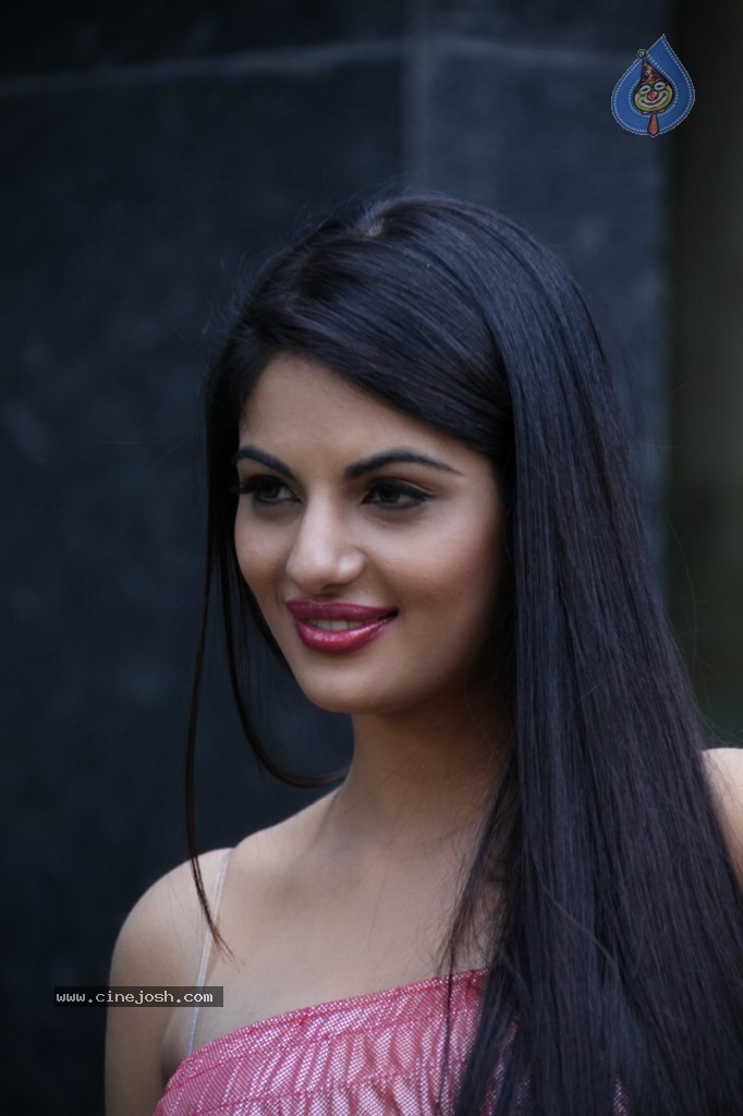 Jinal Pandya Hot Gallery - 7 / 152 photos