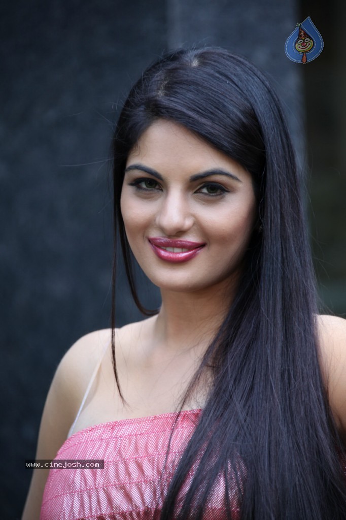 Jinal Pandya Hot Gallery - 23 / 152 photos