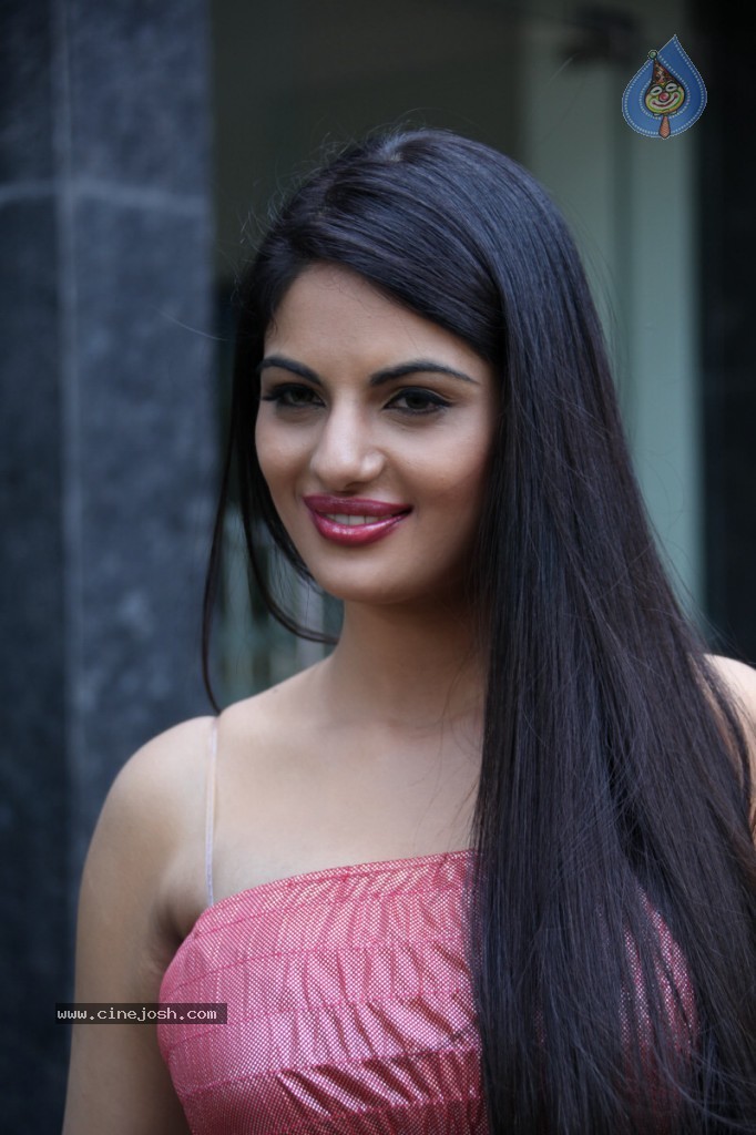 Jinal Pandya Hot Gallery - 135 / 152 photos