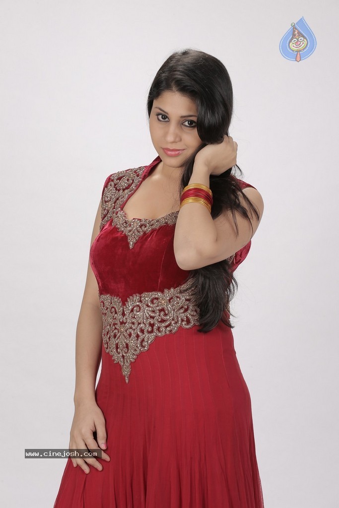 Jiya Khan New Photos - 15 / 37 photos