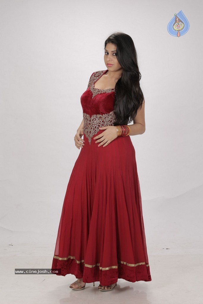 Jiya Khan New Photos - 17 / 37 photos