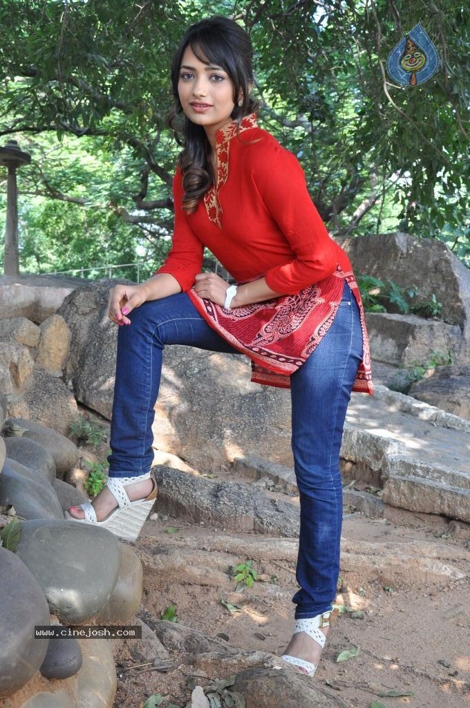 Jiya New Stills - 54 / 68 photos