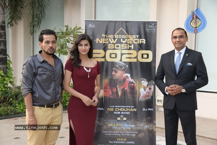 Juhee Khan Launches New Year Bash 2020 Poster - 23 / 26 photos