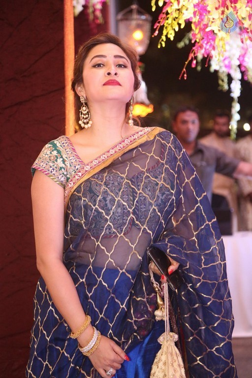 Jwala Gutta New Gallery - 27 / 35 photos