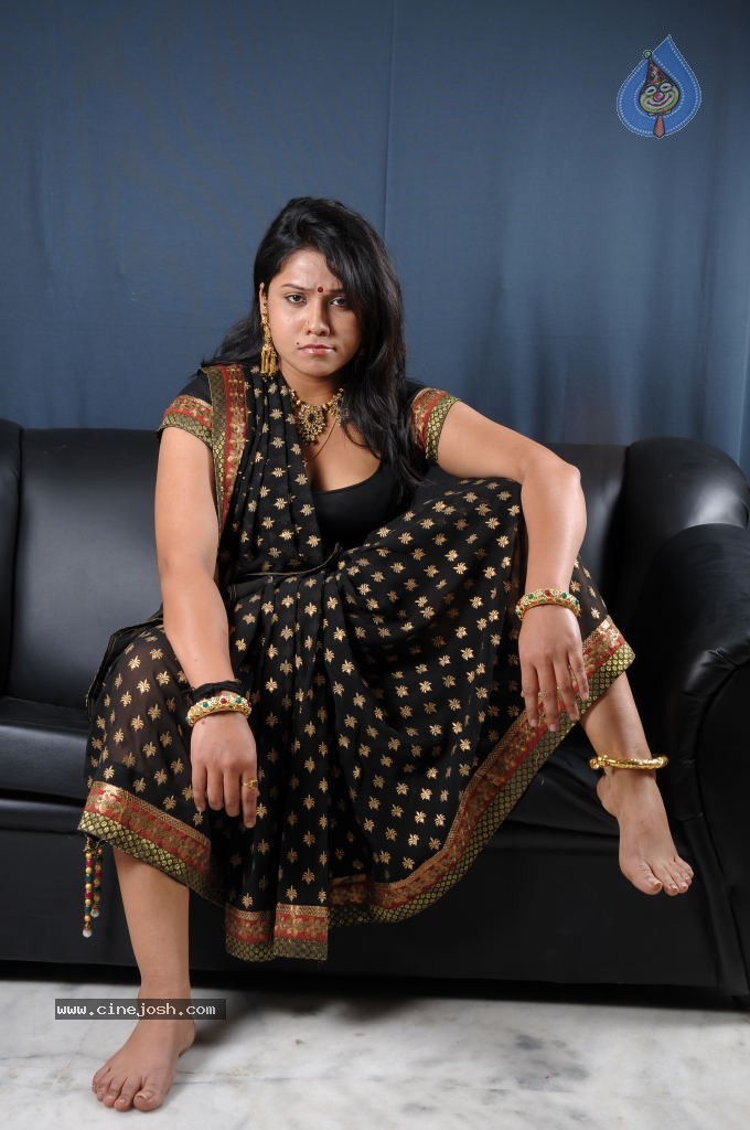 Jyothi New Stills - 37 / 111 photos